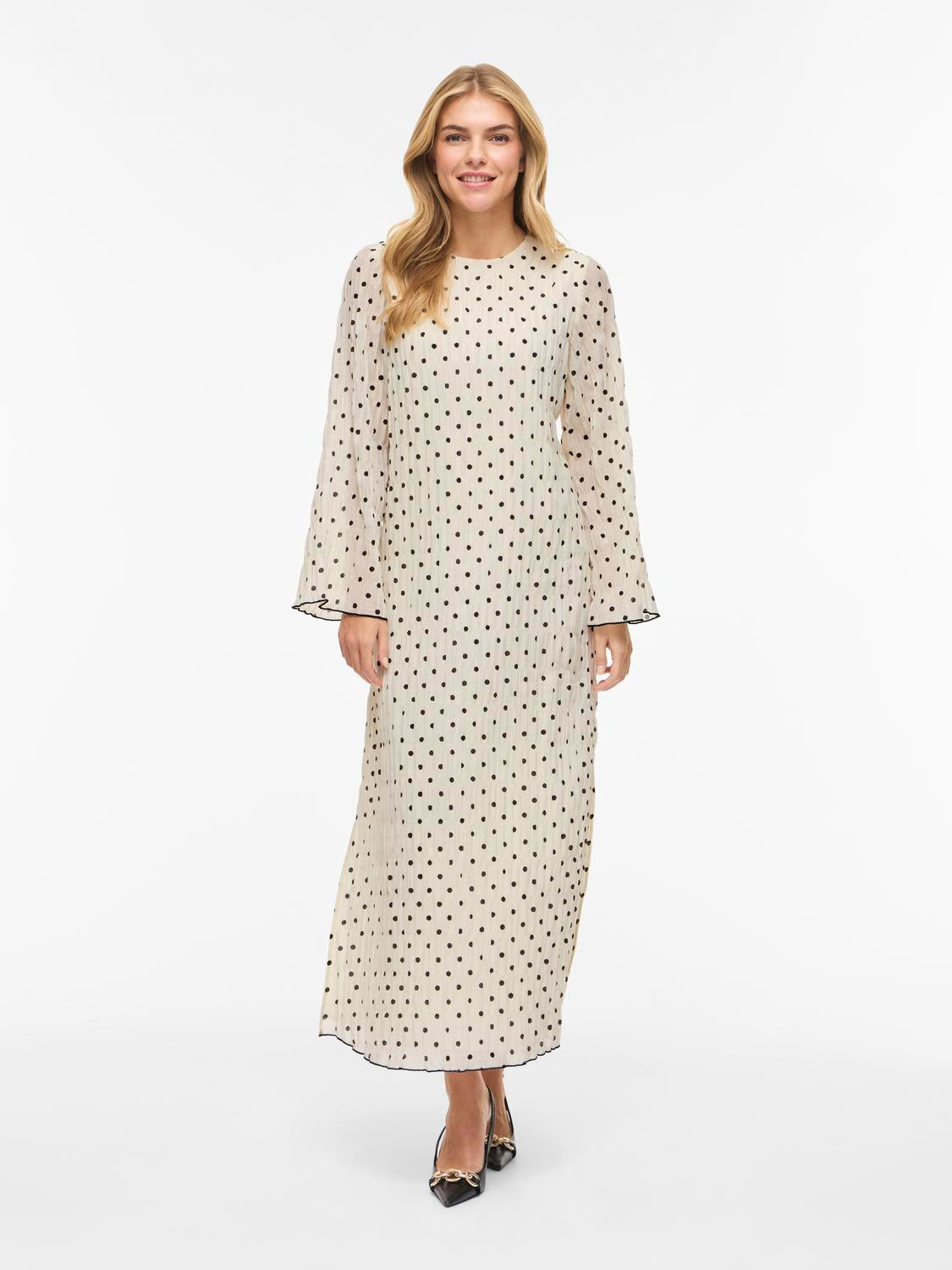 model_shot-front_full